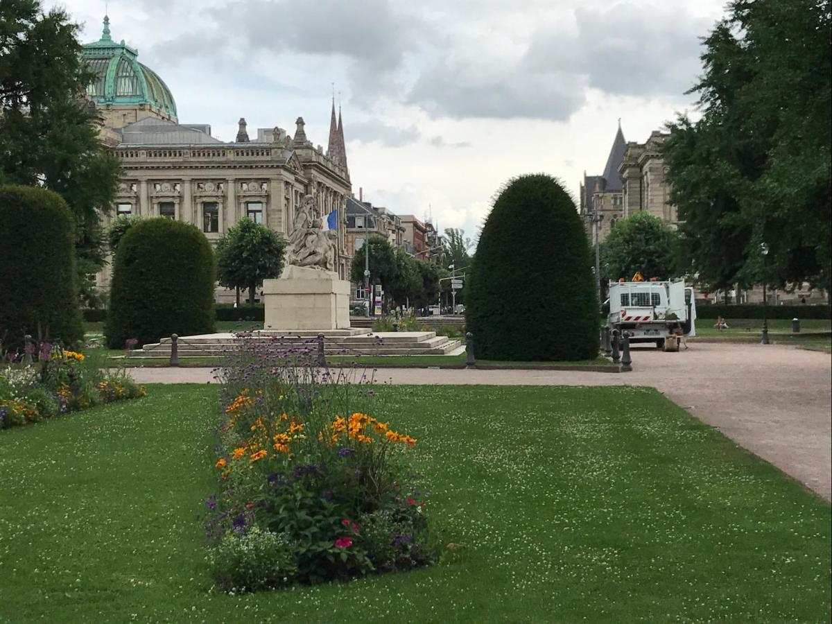 Les Lumieres De La Ville Straßburg Exterior foto